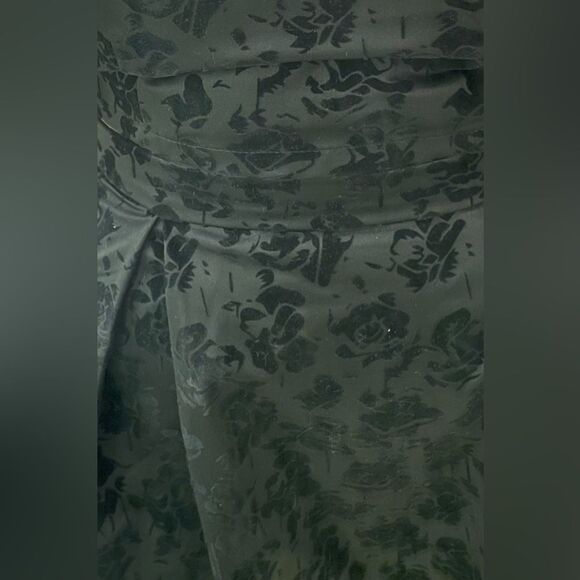 FRANCESCAS cocktail dress with flower detail. Size medium - Picture 7 of 11